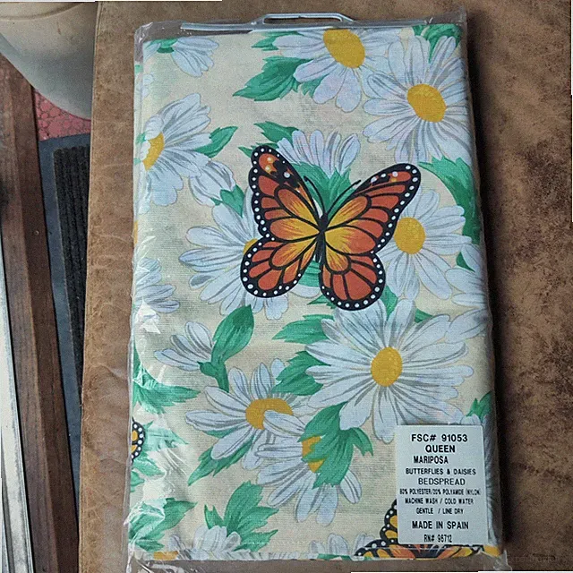 Mariposa Queen Bedspread Butterflies & Daisies Camping Light New Made in Spain